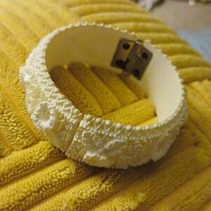 Vintage Floral Carved Hinged Bangle Bracelet Creamy White Celluloid / Faux Ivory